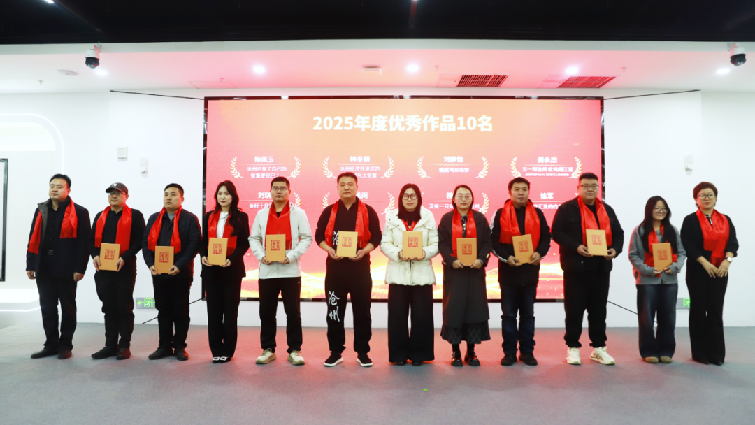 1767836603945759.png 640 (4).png